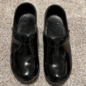 Dansko Professional Black Patent Nursing Shoe - 36 EU / 5.5-6 W US